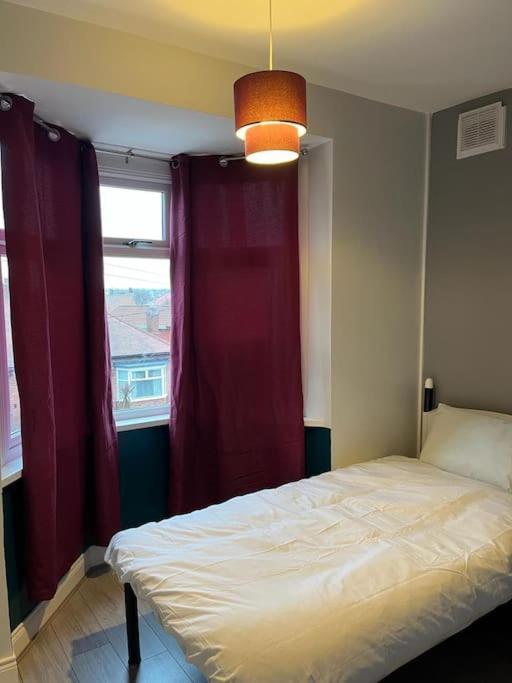 Ovington Grove 2 Fully Equipped Kitchen Free Parking 3 Bedrooms Netflix Newcastle upon Tyne Exterior foto